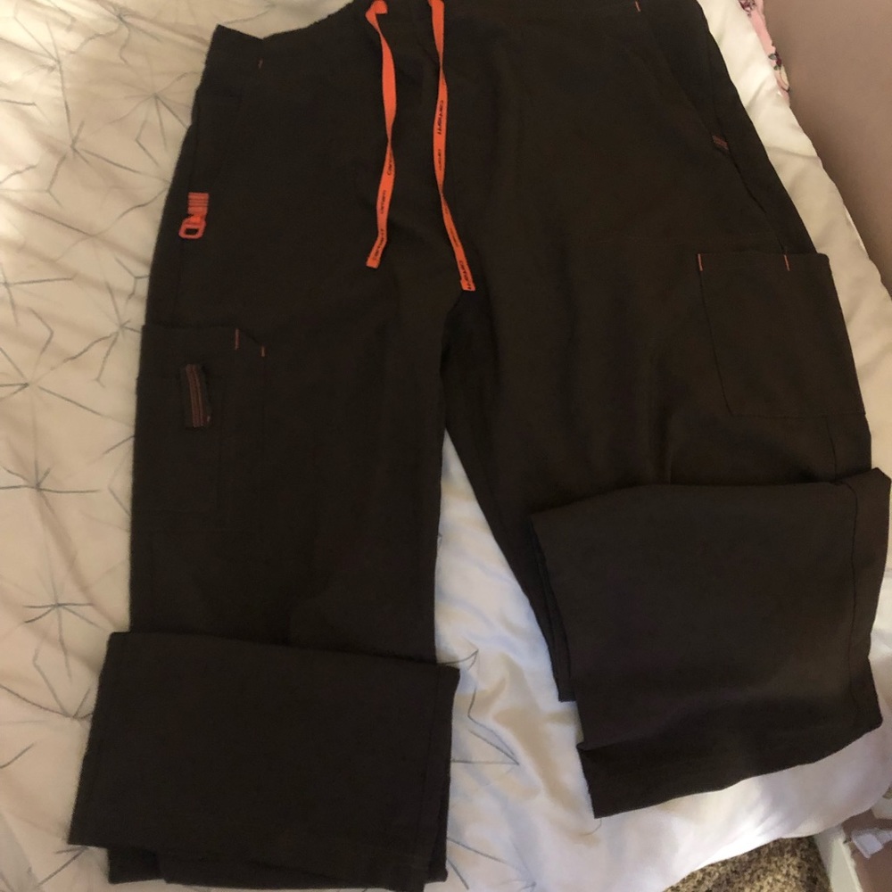 Scrubs, like new, only wore a few times